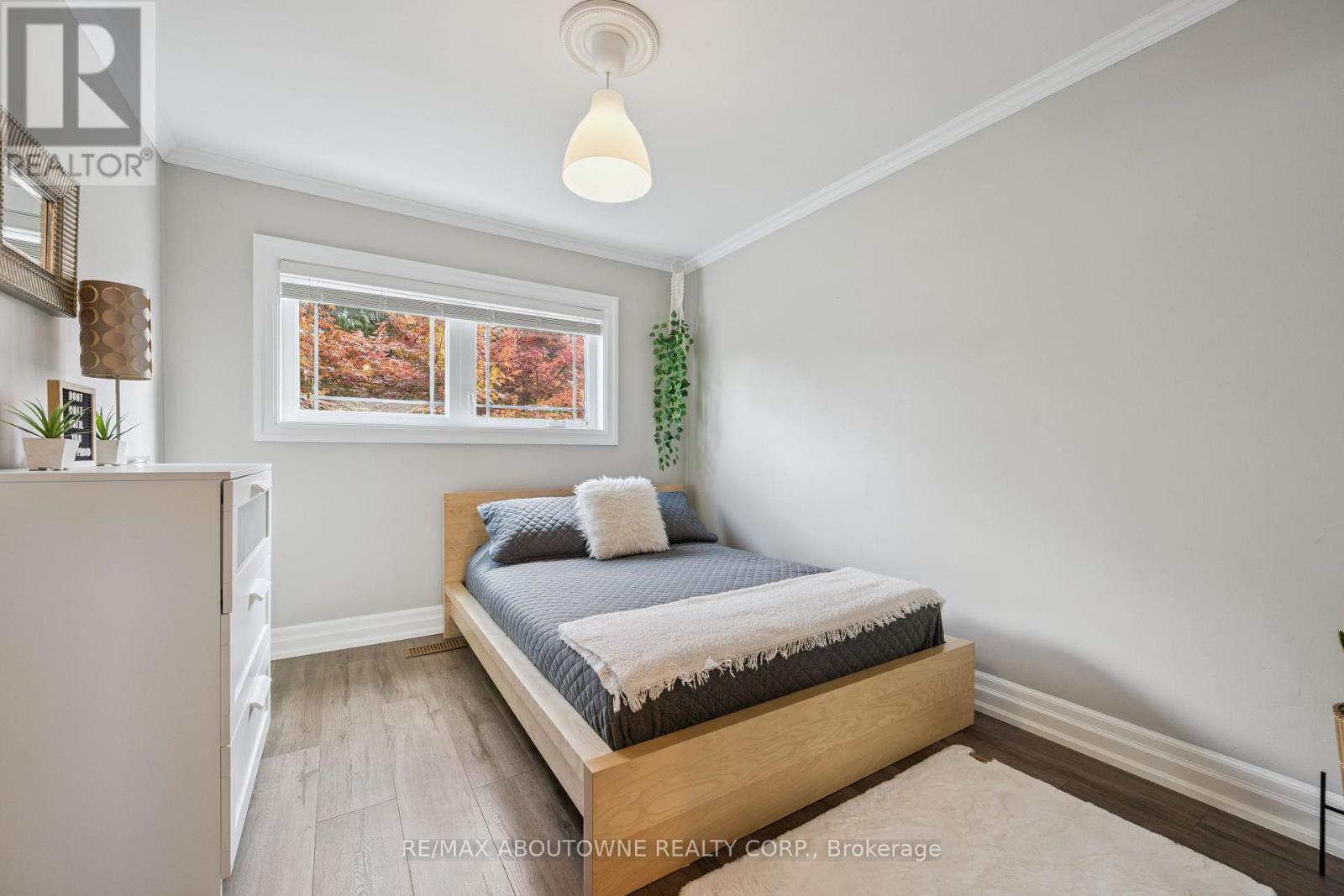 68 Theodore Drive, Mississauga, Ontario  L5M 1E4 - Photo 21 - W12416658