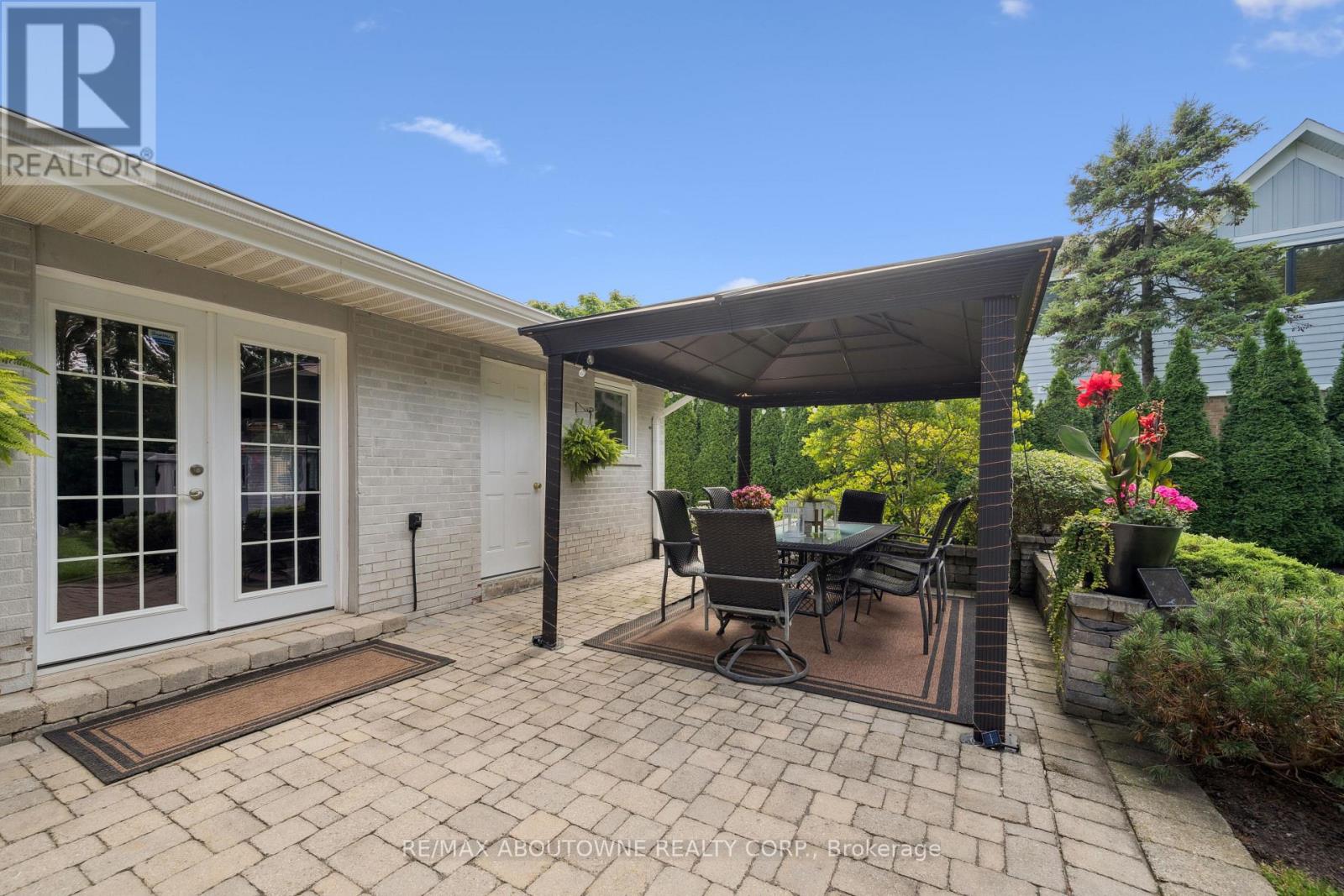 68 Theodore Drive, Mississauga, Ontario  L5M 1E4 - Photo 32 - W12416658