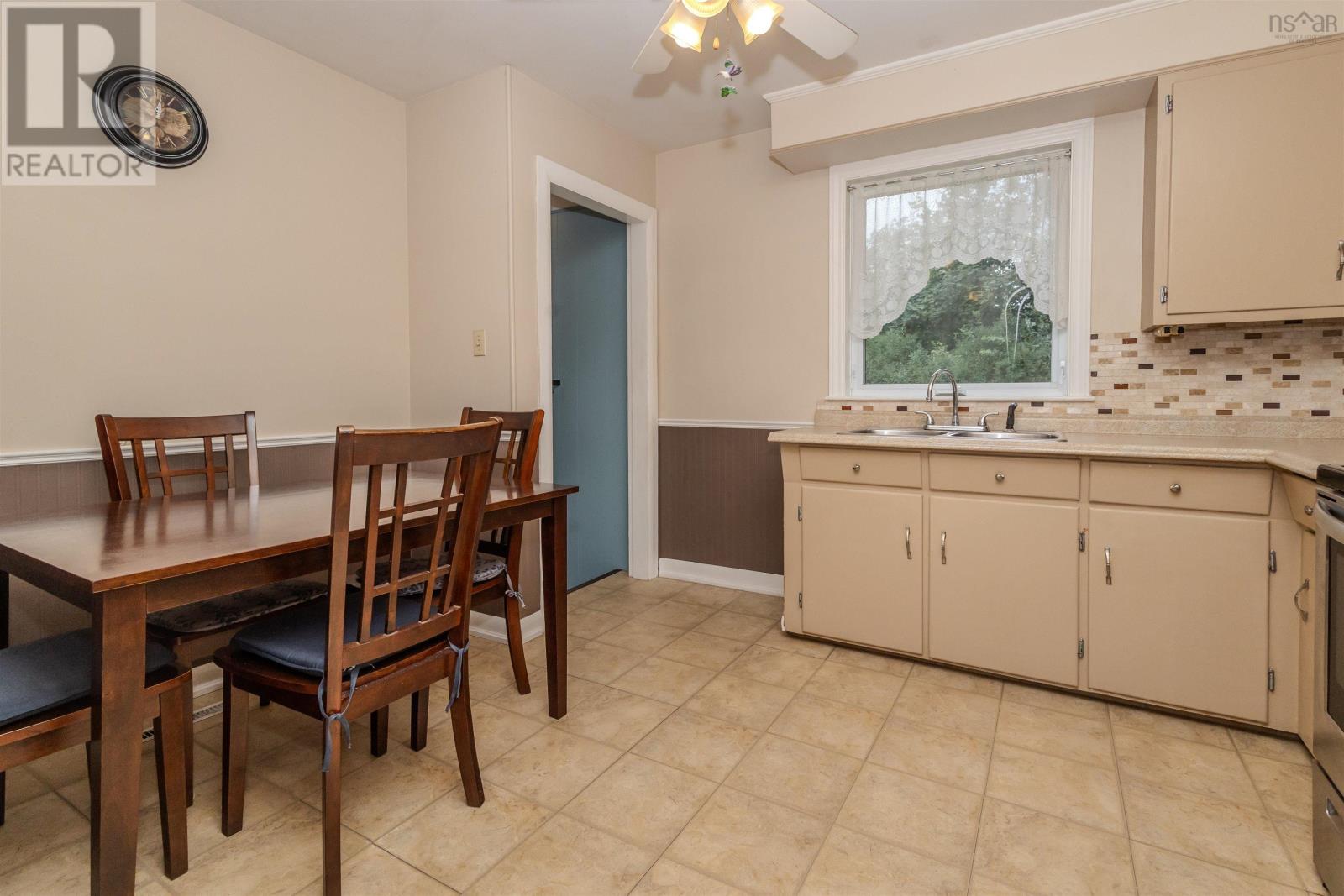 249 Lisgard Street, Sydney, Nova Scotia  B1P 2Z1 - Photo 12 - 202518429