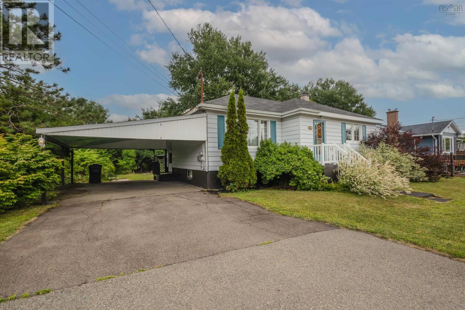 249 Lisgard Street, Sydney, Nova Scotia  B1P 2Z1 - Photo 2 - 202518429