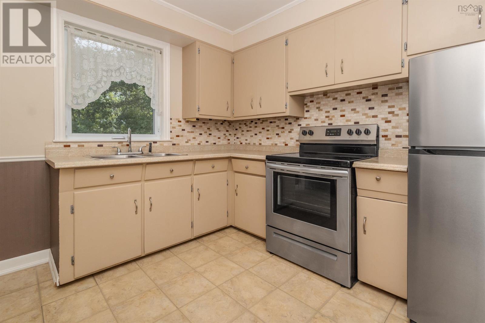 249 Lisgard Street, Sydney, Nova Scotia  B1P 2Z1 - Photo 13 - 202518429