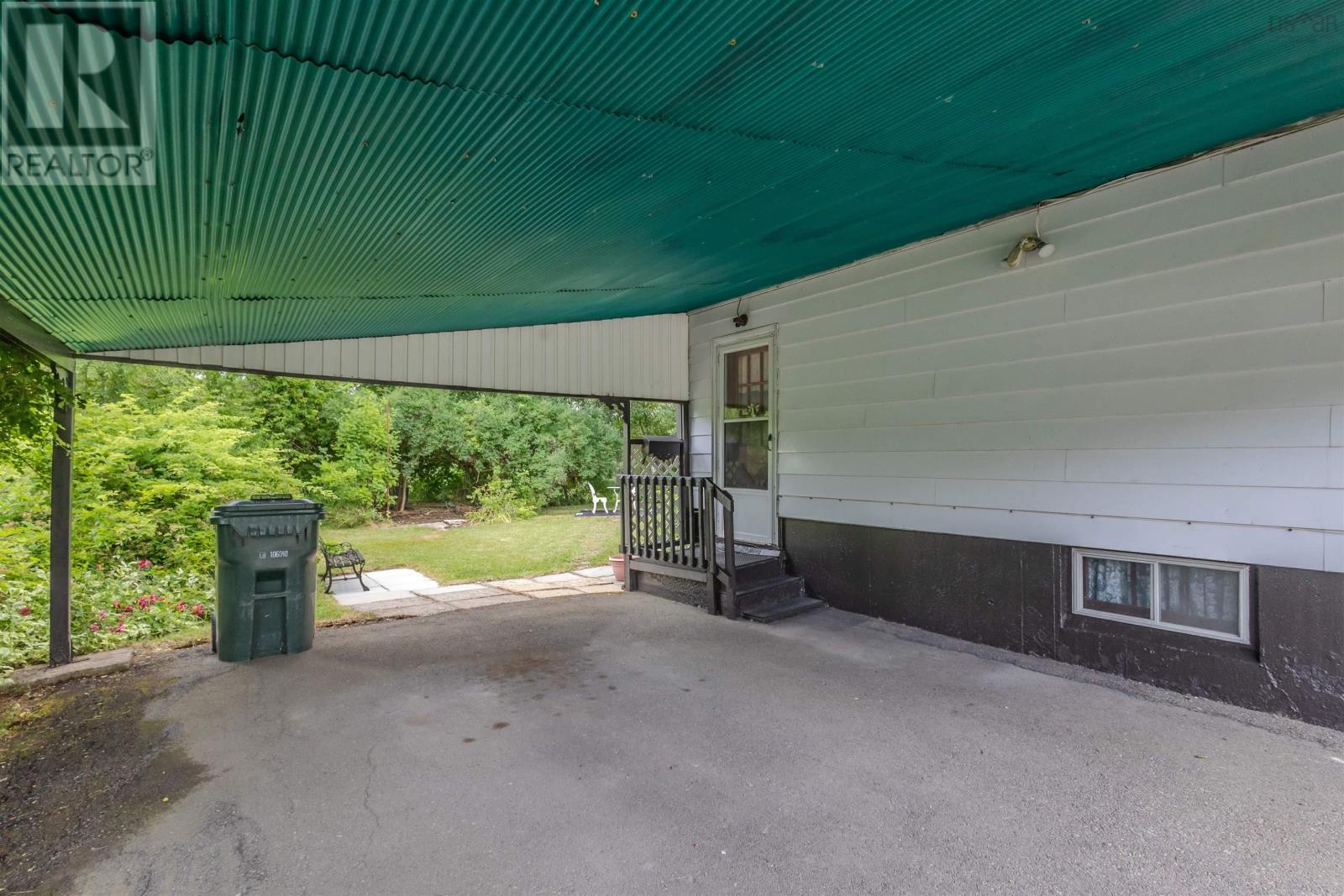 249 Lisgard Street, Sydney, Nova Scotia  B1P 2Z1 - Photo 3 - 202518429