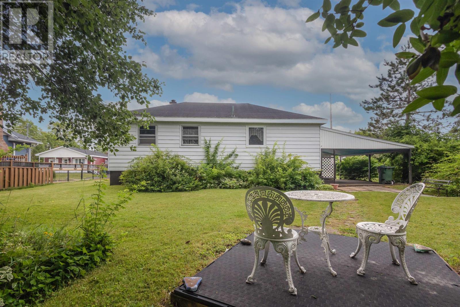 249 Lisgard Street, Sydney, Nova Scotia  B1P 2Z1 - Photo 4 - 202518429