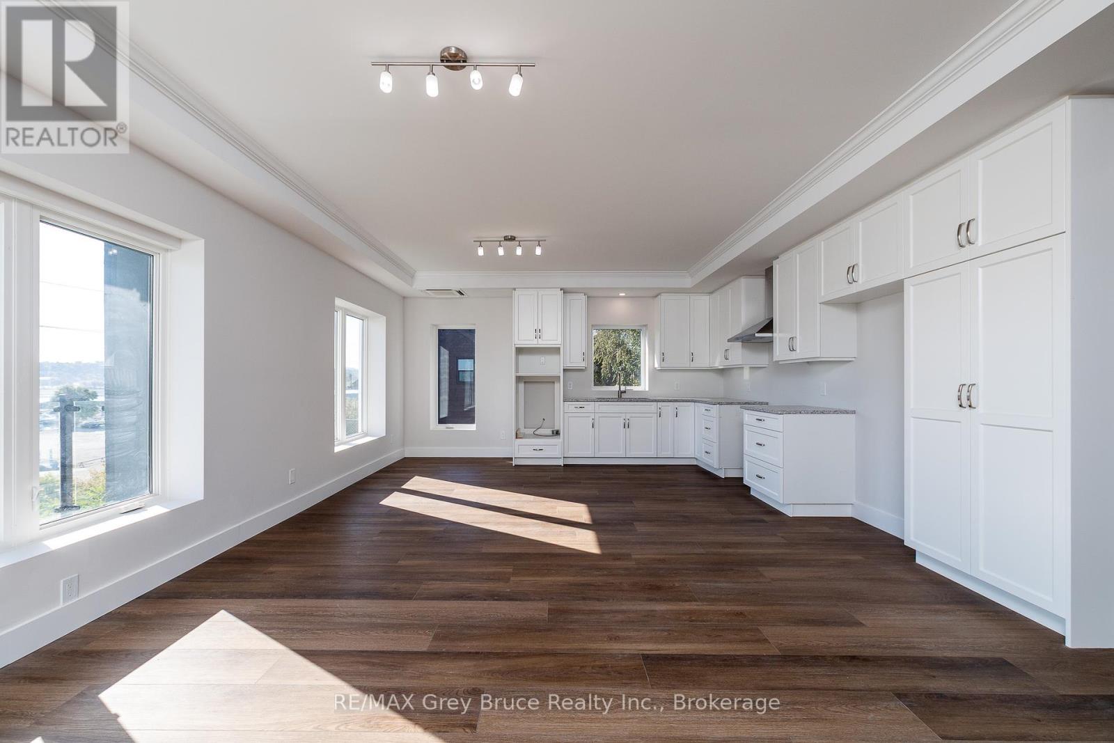21 - 2347 3rd Avenue W, Owen Sound, Ontario  N4K 2J3 - Photo 11 - X12416675