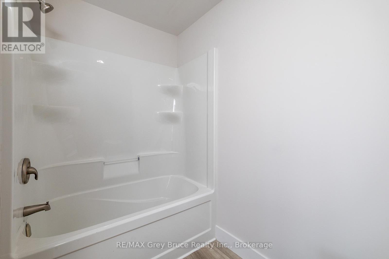 21 - 2347 3rd Avenue W, Owen Sound, Ontario  N4K 2J3 - Photo 20 - X12416675
