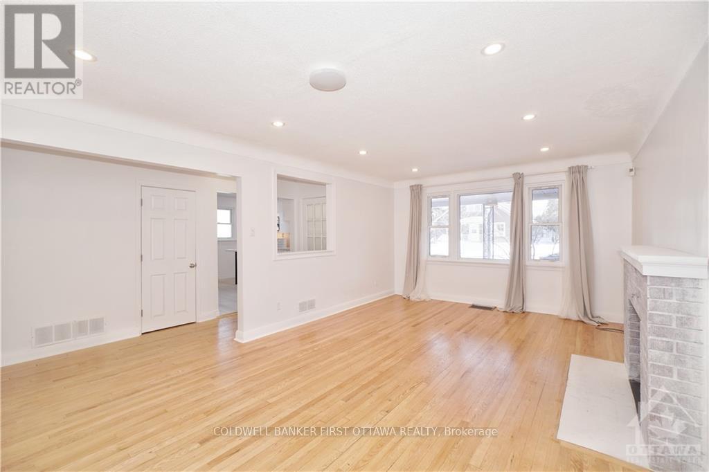 1347 Dorchester Avenue, Ottawa, Ontario  K1Z 8E8 - Photo 5 - X12416666