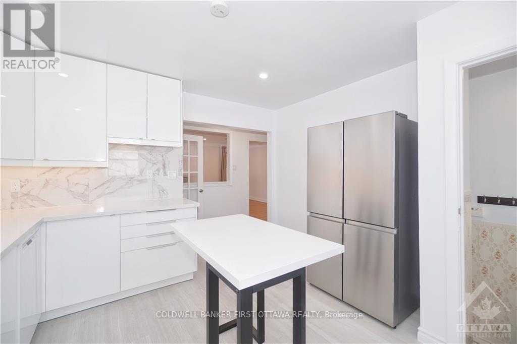 1347 Dorchester Avenue, Ottawa, Ontario  K1Z 8E8 - Photo 6 - X12416666