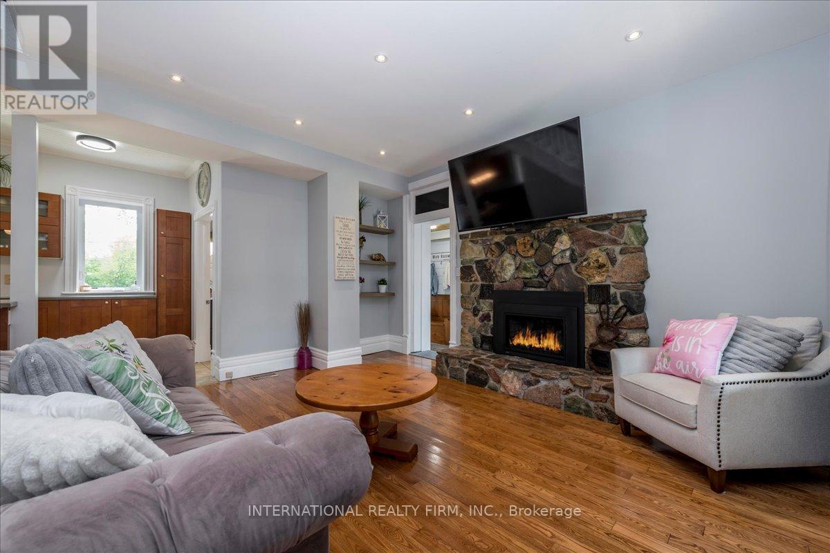 8061 Main Street, Adjala-Tosorontio (Everett), Ontario  L0M 1J0 - Photo 4 - N12416677