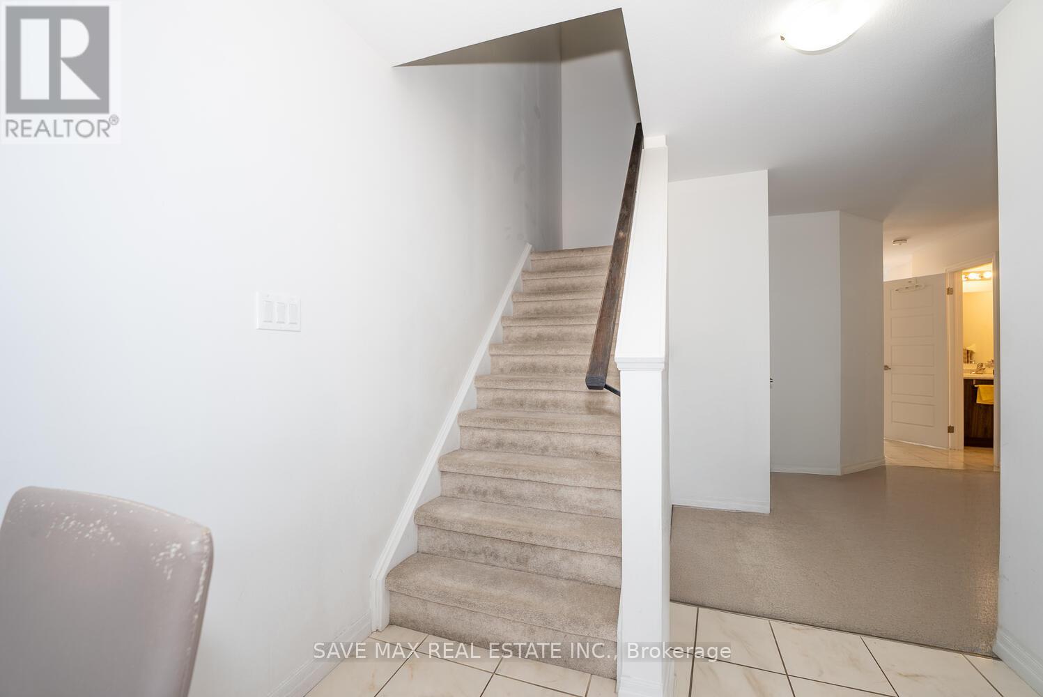 9 Shedrow Place, Kitchener, Ontario  N2R 0R8 - Photo 10 - X12416304