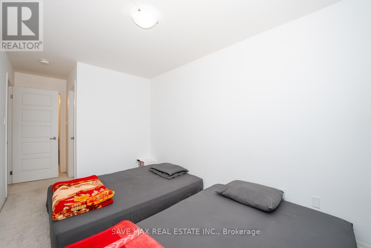 9 Shedrow Place, Kitchener, Ontario  N2R 0R8 - Photo 13 - X12416304