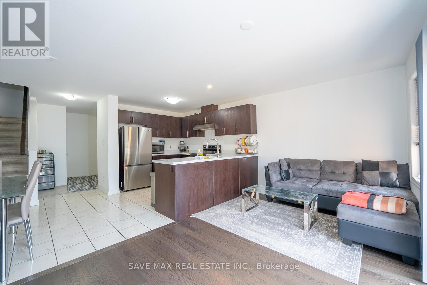 9 Shedrow Place, Kitchener, Ontario  N2R 0R8 - Photo 7 - X12416304