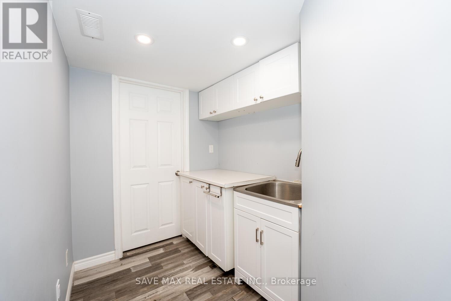 9 Shedrow Place, Kitchener, Ontario  N2R 0R8 - Photo 21 - X12416304