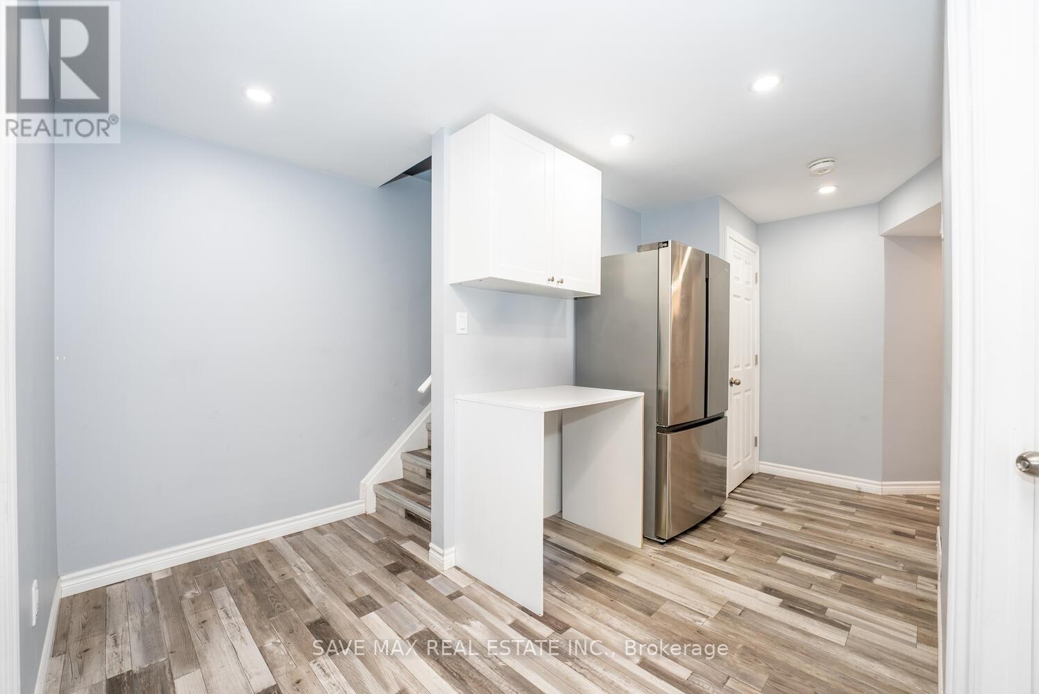 9 Shedrow Place, Kitchener, Ontario  N2R 0R8 - Photo 26 - X12416304