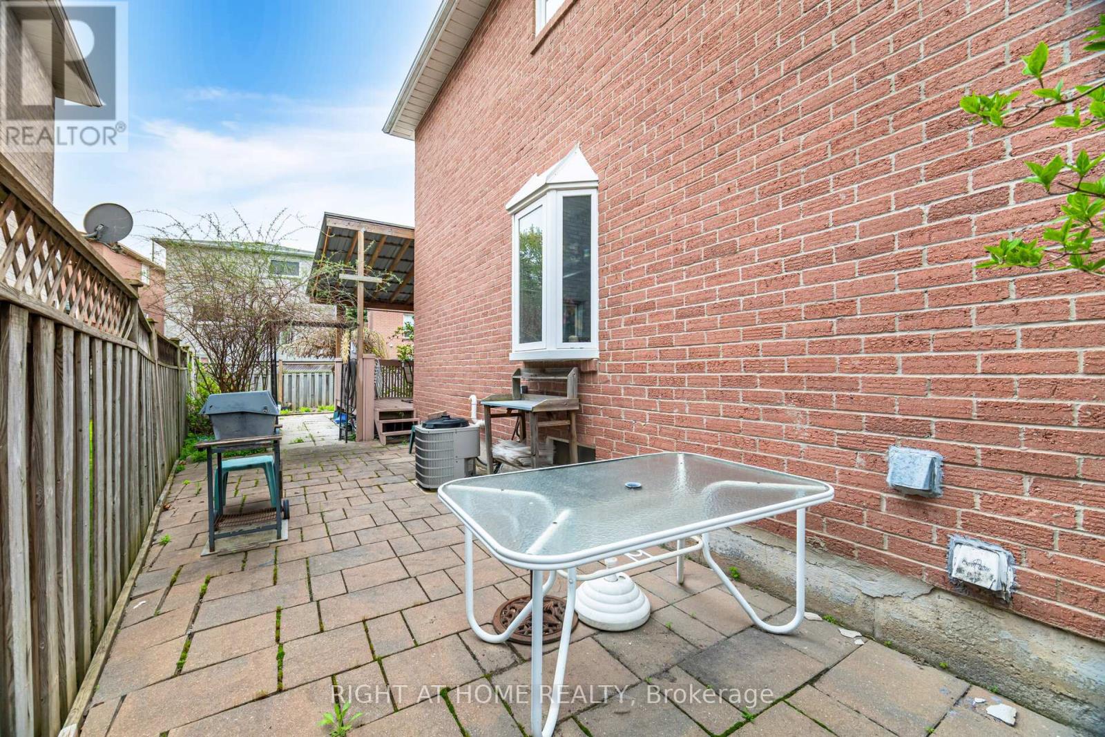 5253 Palomar Crescent, Mississauga, Ontario  L5R 2W8 - Photo 49 - W12416689