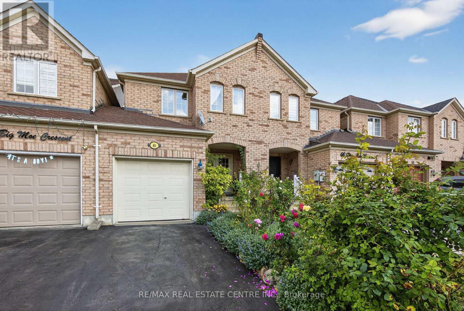 64 Big Moe Crescent, Brampton, Ontario  L6P 1J8 - Photo 3 - W12416693