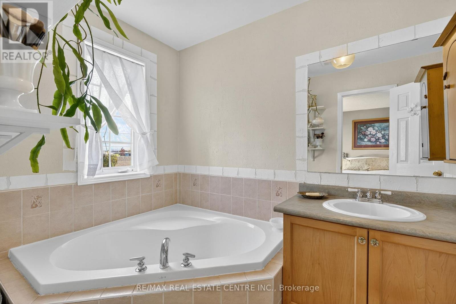 64 Big Moe Crescent, Brampton, Ontario  L6P 1J8 - Photo 31 - W12416693