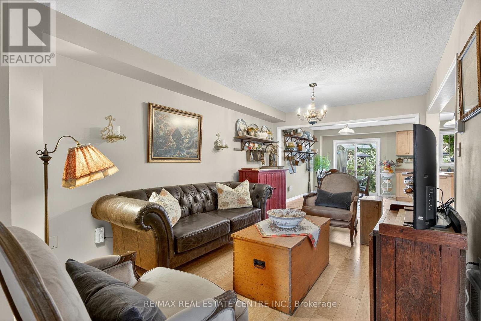 64 Big Moe Crescent, Brampton, Ontario  L6P 1J8 - Photo 6 - W12416693