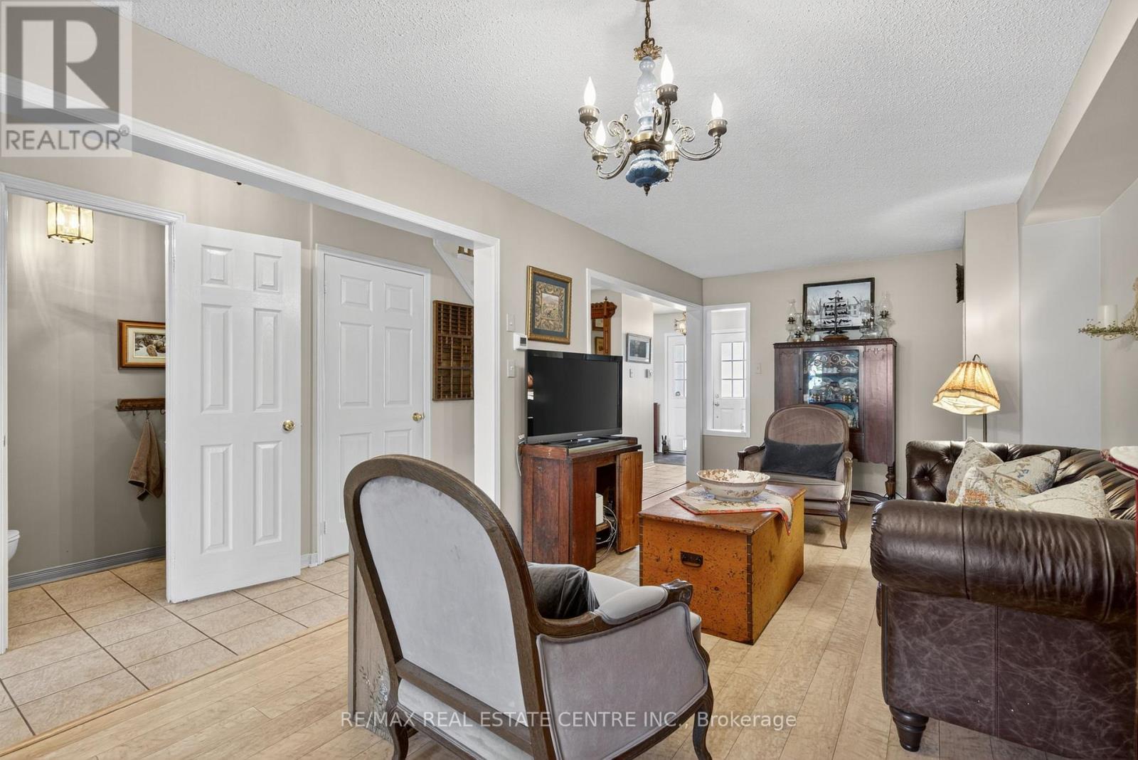 64 Big Moe Crescent, Brampton, Ontario  L6P 1J8 - Photo 8 - W12416693