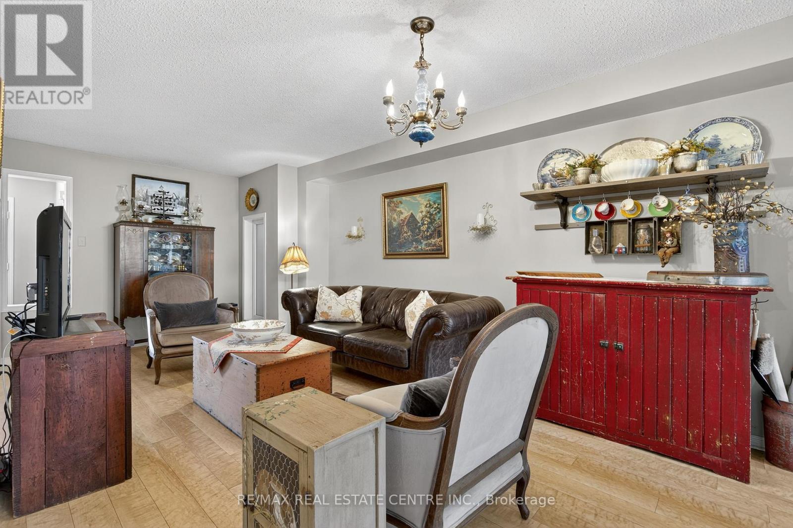 64 Big Moe Crescent, Brampton, Ontario  L6P 1J8 - Photo 9 - W12416693
