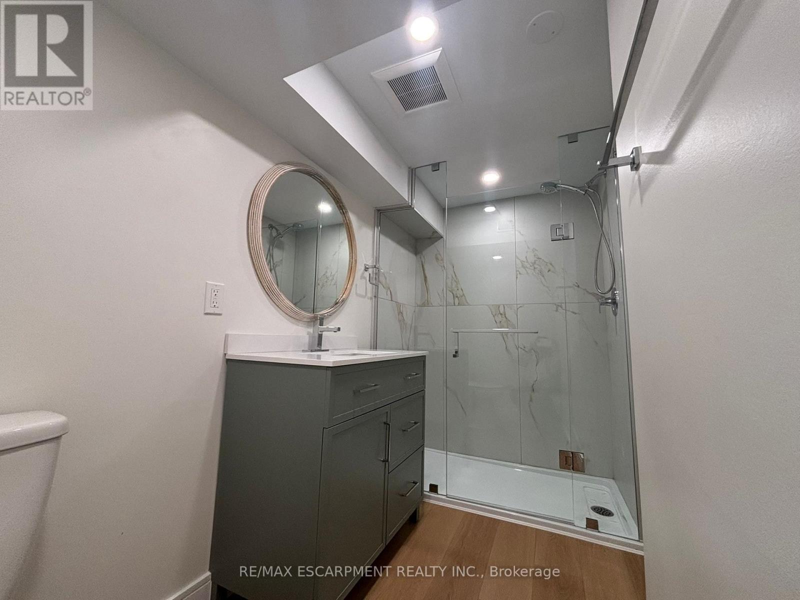 Lower - 1482 Lancaster Drive, Oakville, Ontario  L6H 2T4 - Photo 15 - W12415078