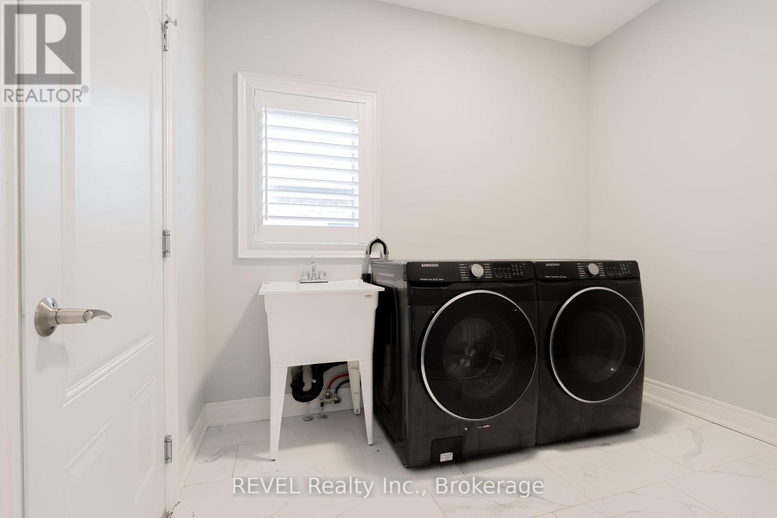 202 Viger Drive, Welland, Ontario  L3B 5E9 - Photo 9 - X12416720