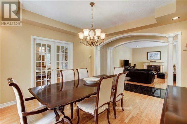 39 Green Meadows Circle, Toronto (Don Valley Village), Ontario  M2J 5G6 - Photo 4 - C12416722
