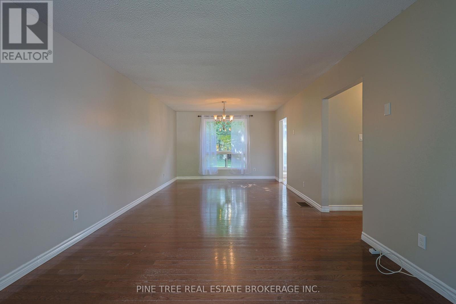 228 Cavana Street, Midland, Ontario  L4R 4C1 - Photo 16 - S12416715