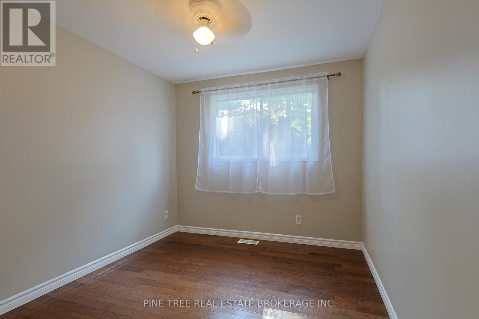 228 Cavana Street, Midland, Ontario  L4R 4C1 - Photo 18 - S12416715