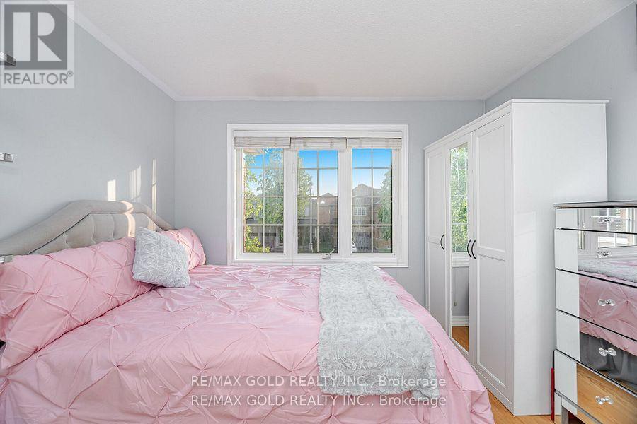 5 Summershade Street, Brampton, Ontario  L6P 2B9 - Photo 12 - W12416714