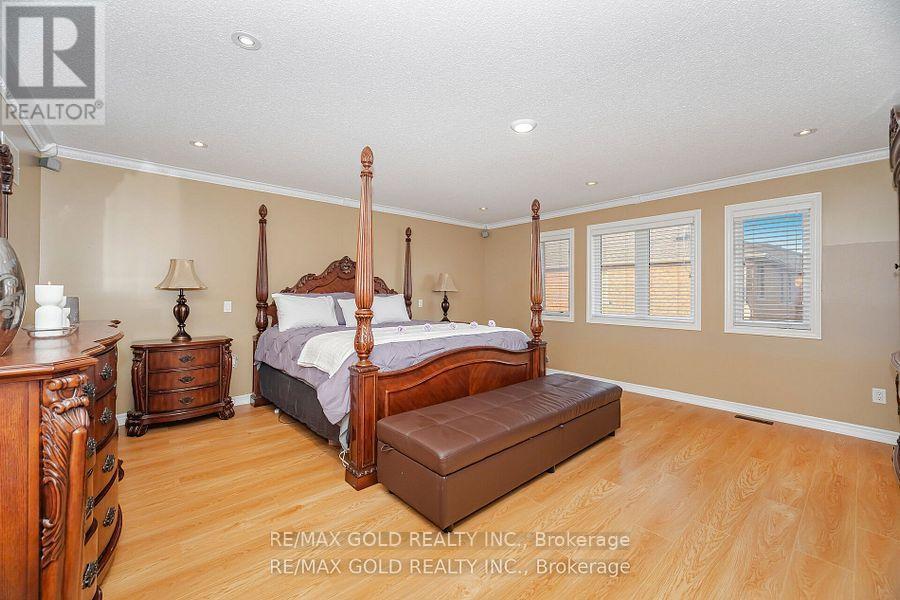 5 Summershade Street, Brampton, Ontario  L6P 2B9 - Photo 9 - W12416714