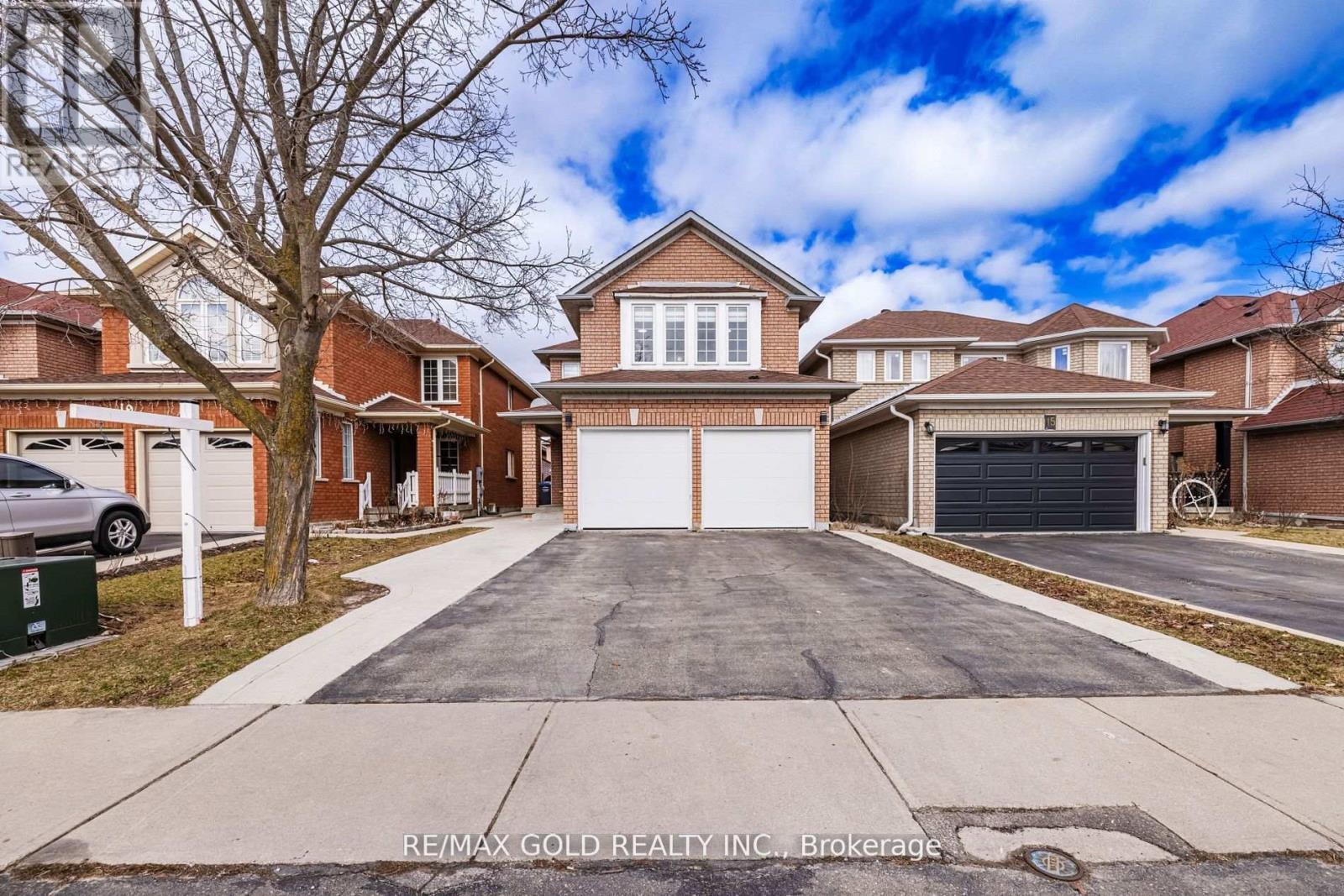 17 Dovesong Drive, Brampton, Ontario  L6R 1V9 - Photo 1 - W12416723