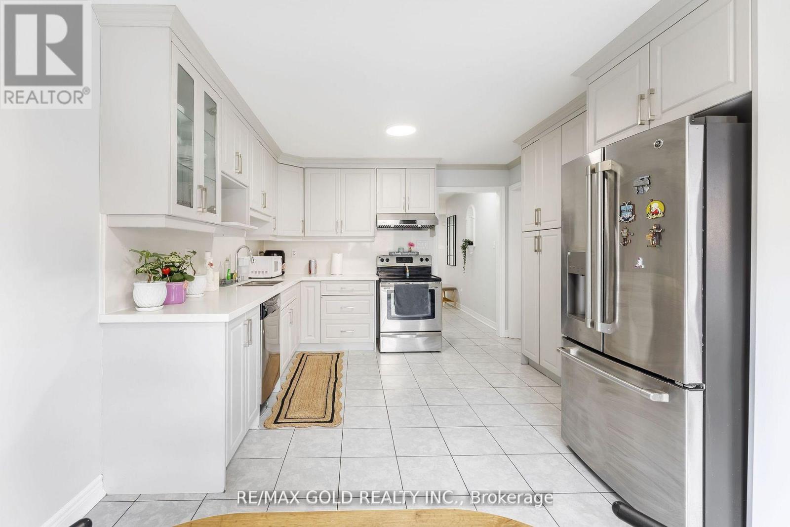 17 Dovesong Drive, Brampton, Ontario  L6R 1V9 - Photo 16 - W12416723