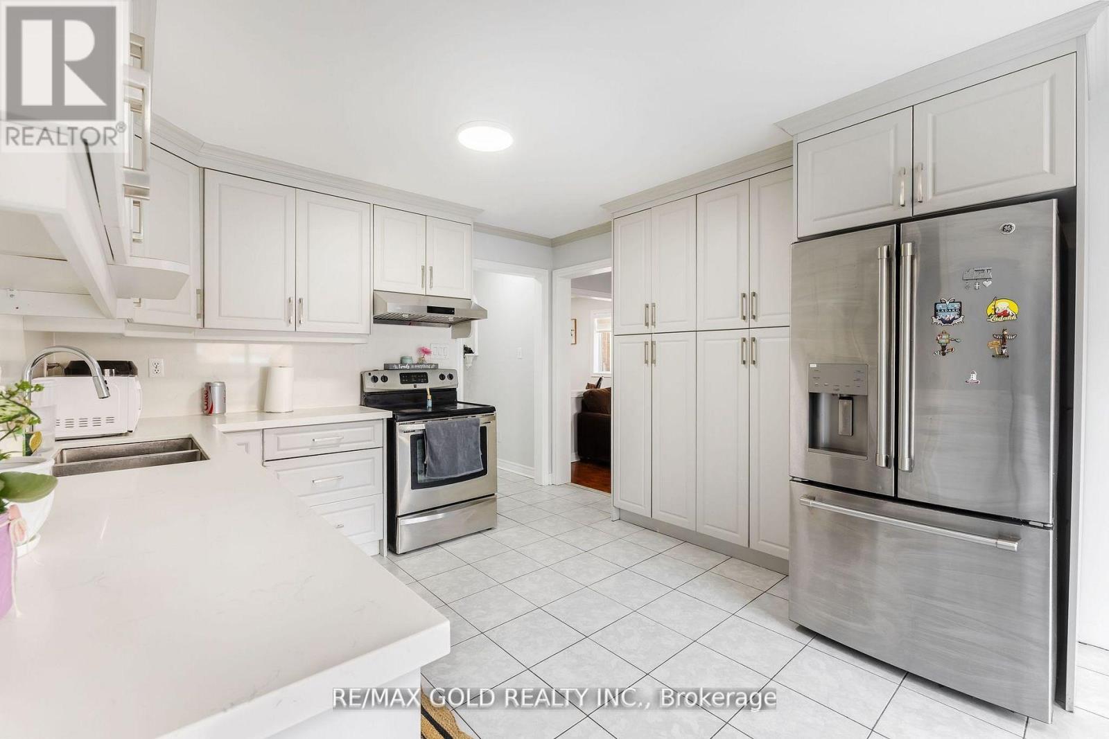 17 Dovesong Drive, Brampton, Ontario  L6R 1V9 - Photo 18 - W12416723