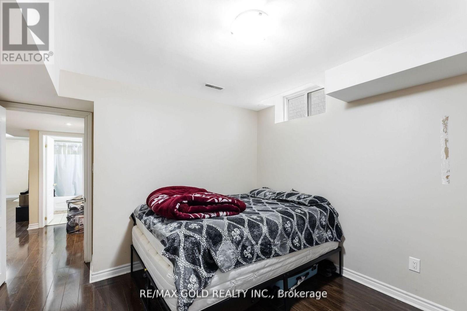 17 Dovesong Drive, Brampton, Ontario  L6R 1V9 - Photo 46 - W12416723