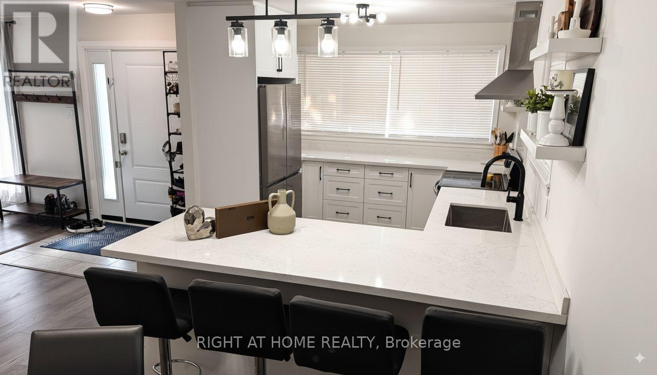 927 Annes Street, Whitby, Ontario  L1N 5K7 - Photo 2 - E12415066