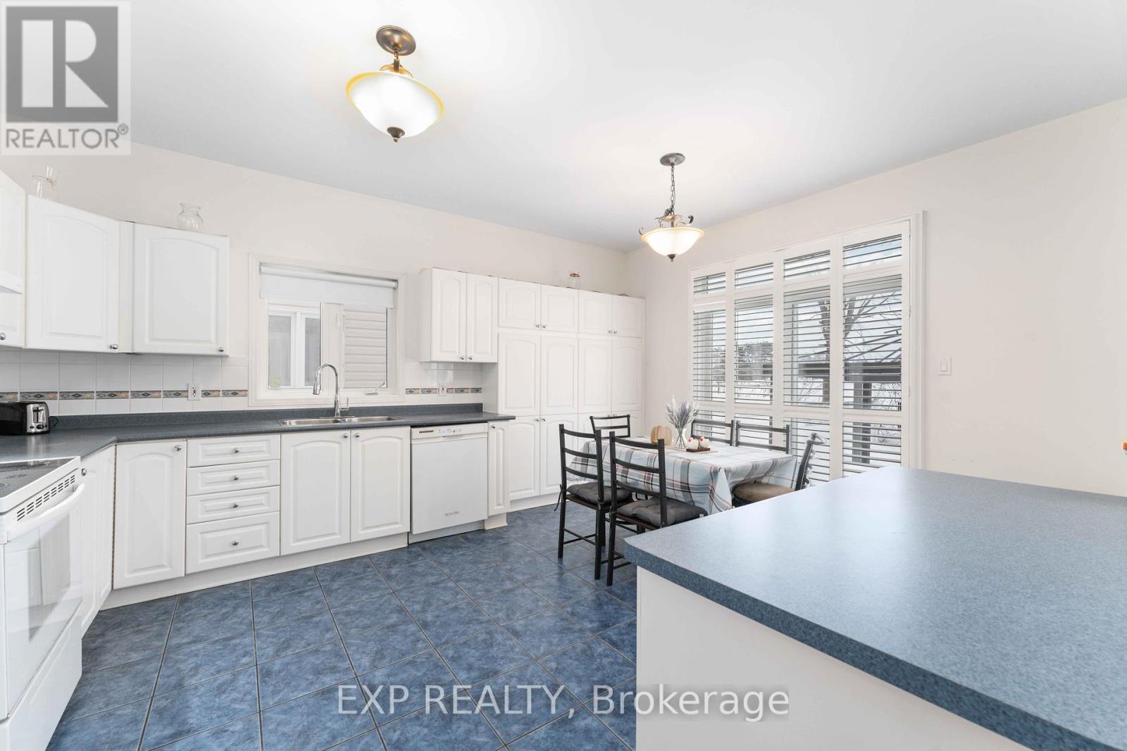 118 Finn Court, Ottawa, Ontario  K1V 2C8 - Photo 15 - X12416732
