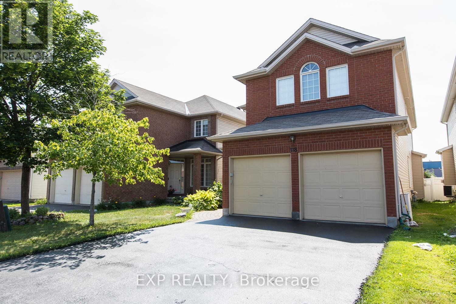 118 Finn Court, Ottawa, Ontario  K1V 2C8 - Photo 3 - X12416732