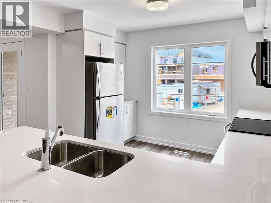 205 West Oak Trail Unit# 12, Kitchener, Ontario  N2R 0R9 - Photo 16 - 40769517