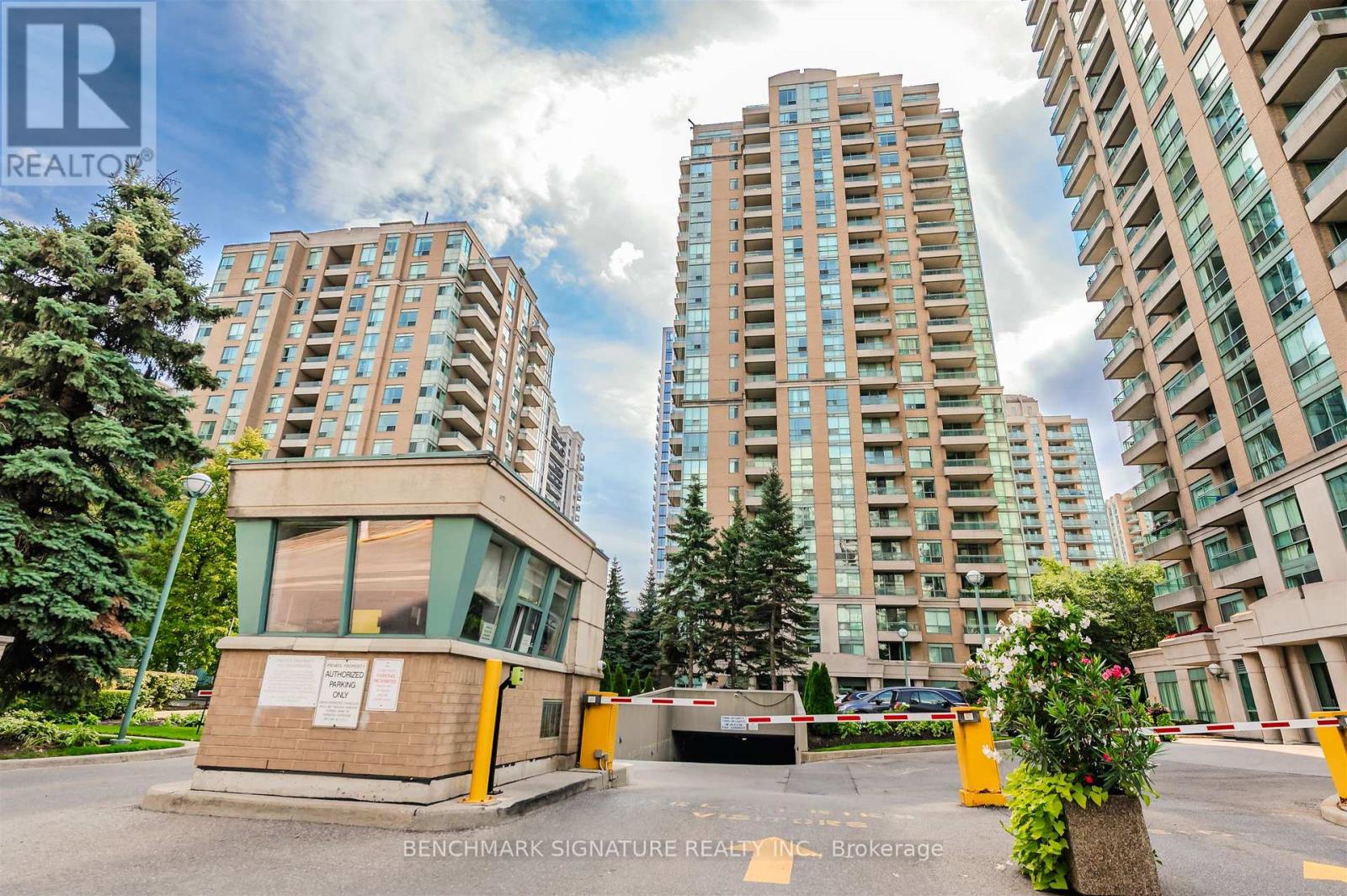 608 - 3 Pemberton Avenue, Toronto, Ontario  M2M 4M1 - Photo 1 - C12416733