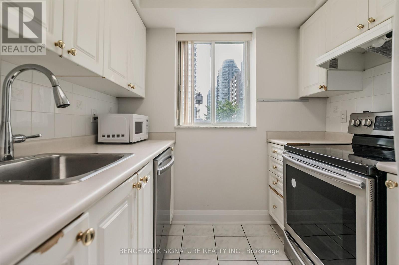 608 - 3 Pemberton Avenue, Toronto, Ontario  M2M 4M1 - Photo 15 - C12416733