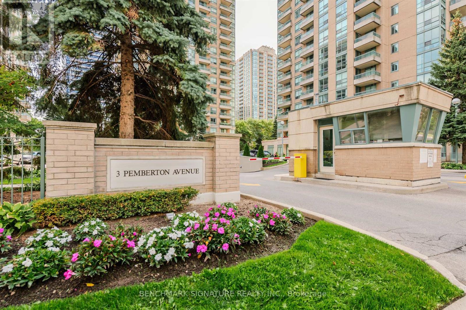 608 - 3 Pemberton Avenue, Toronto, Ontario  M2M 4M1 - Photo 2 - C12416733
