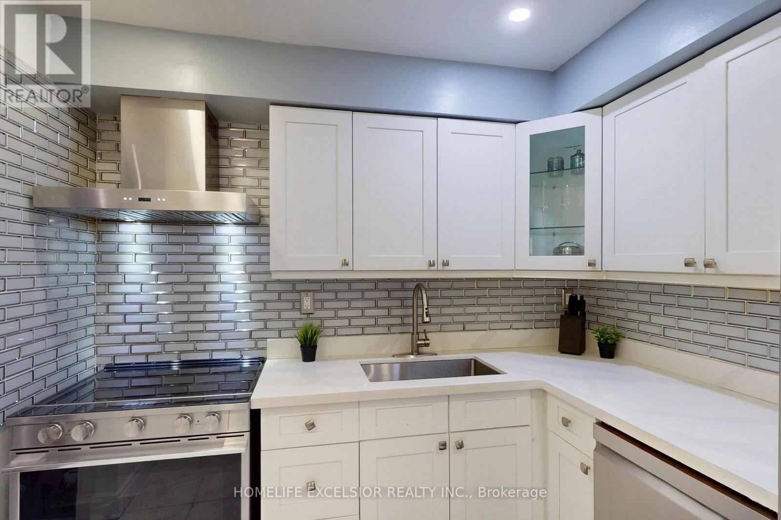 113 Rock Fern Way, Toronto, Ontario  M2J 4N3 - Photo 16 - C12402950