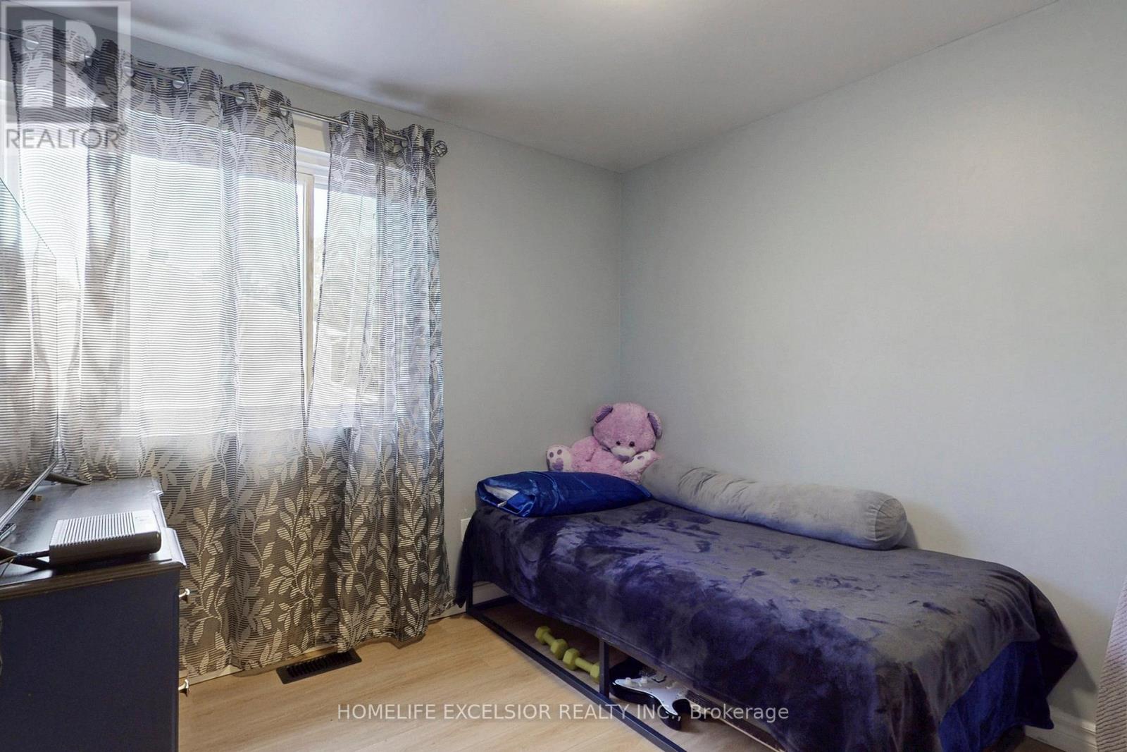 113 Rock Fern Way, Toronto, Ontario  M2J 4N3 - Photo 28 - C12402950