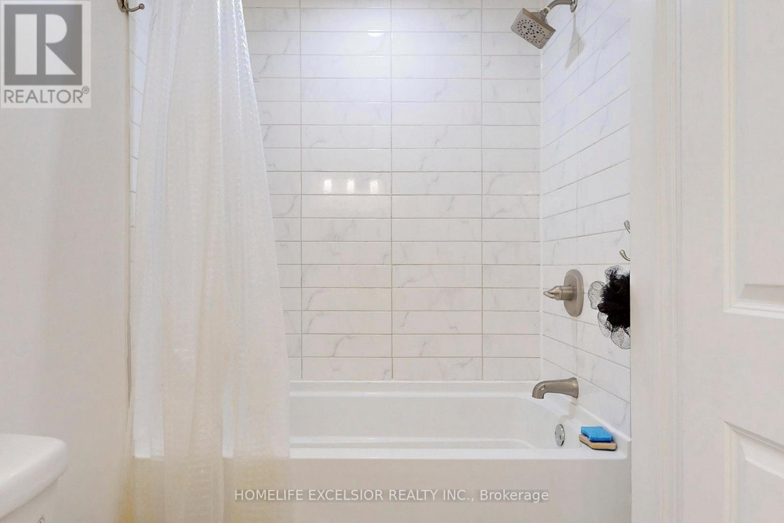 113 Rock Fern Way, Toronto, Ontario  M2J 4N3 - Photo 32 - C12402950