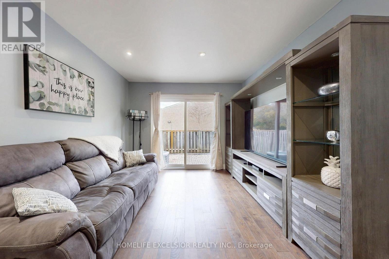 113 Rock Fern Way, Toronto, Ontario  M2J 4N3 - Photo 4 - C12402950