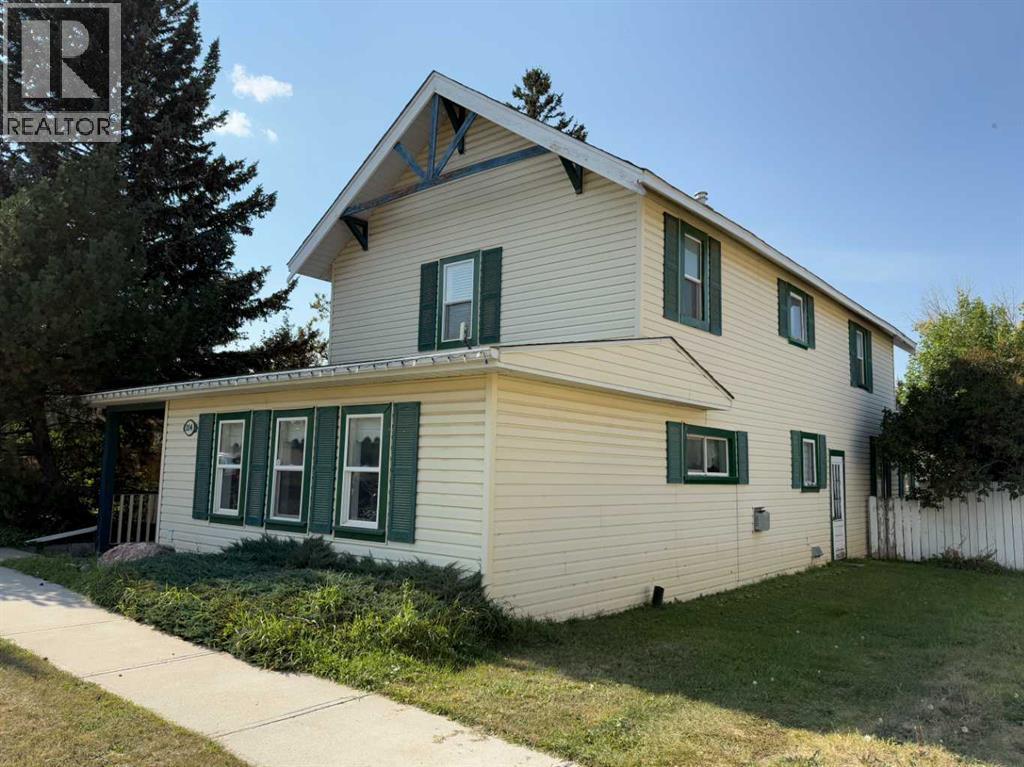 314 1 Street N, Vulcan, Alberta