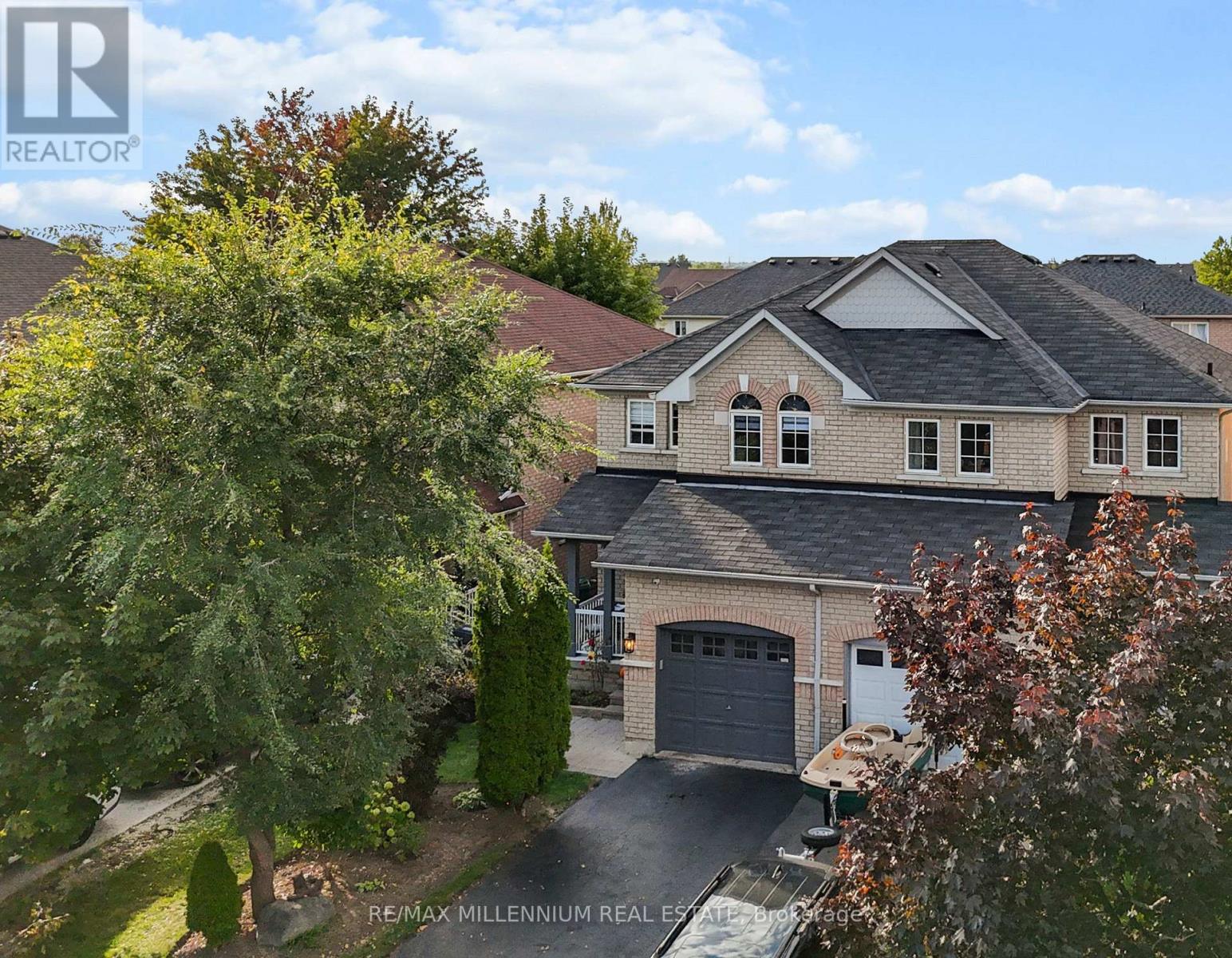 17 Prince Crescent, Brampton, Ontario  L7A 2C9 - Photo 5 - W12416360