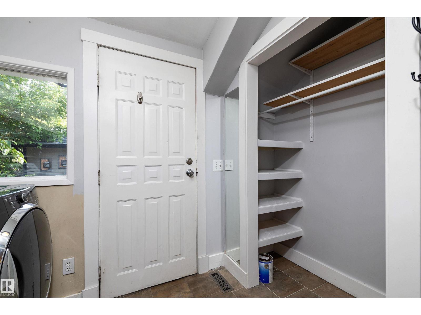 8702 92a Av Nw, Edmonton, Alberta  T6C 1S6 - Photo 18 - E4458739