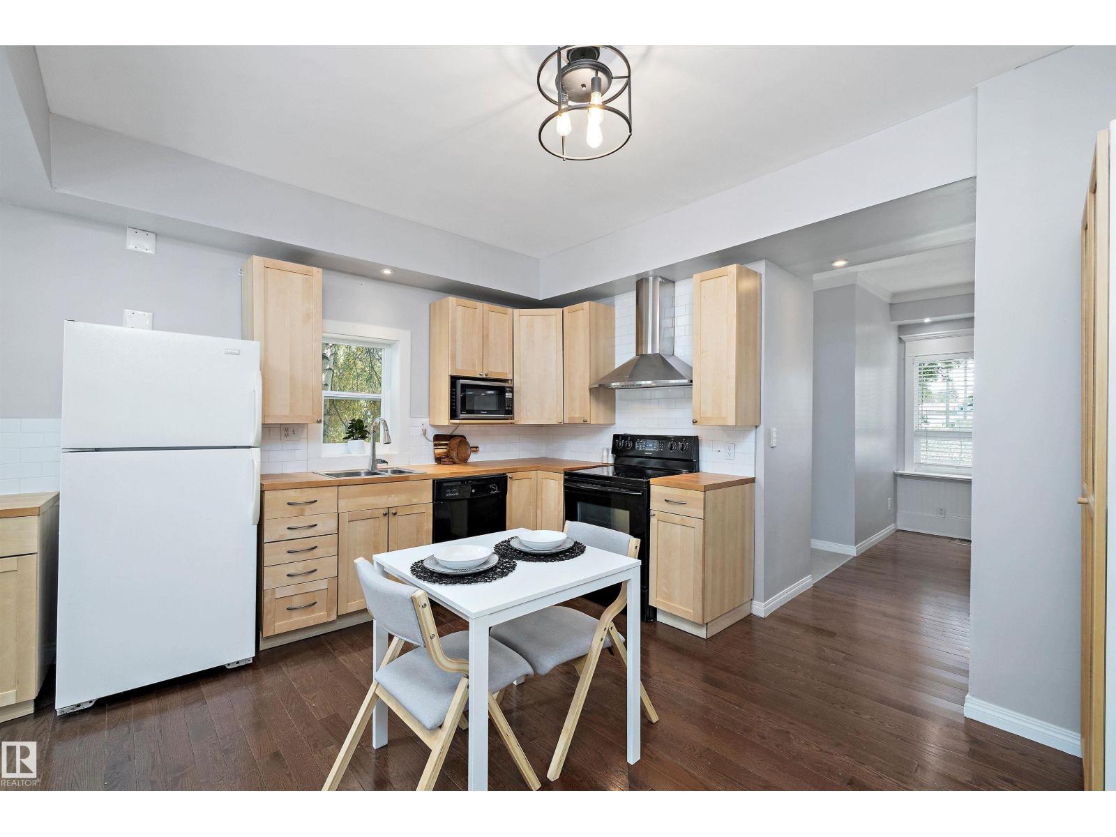 8702 92a Av Nw, Edmonton, Alberta  T6C 1S6 - Photo 9 - E4458739