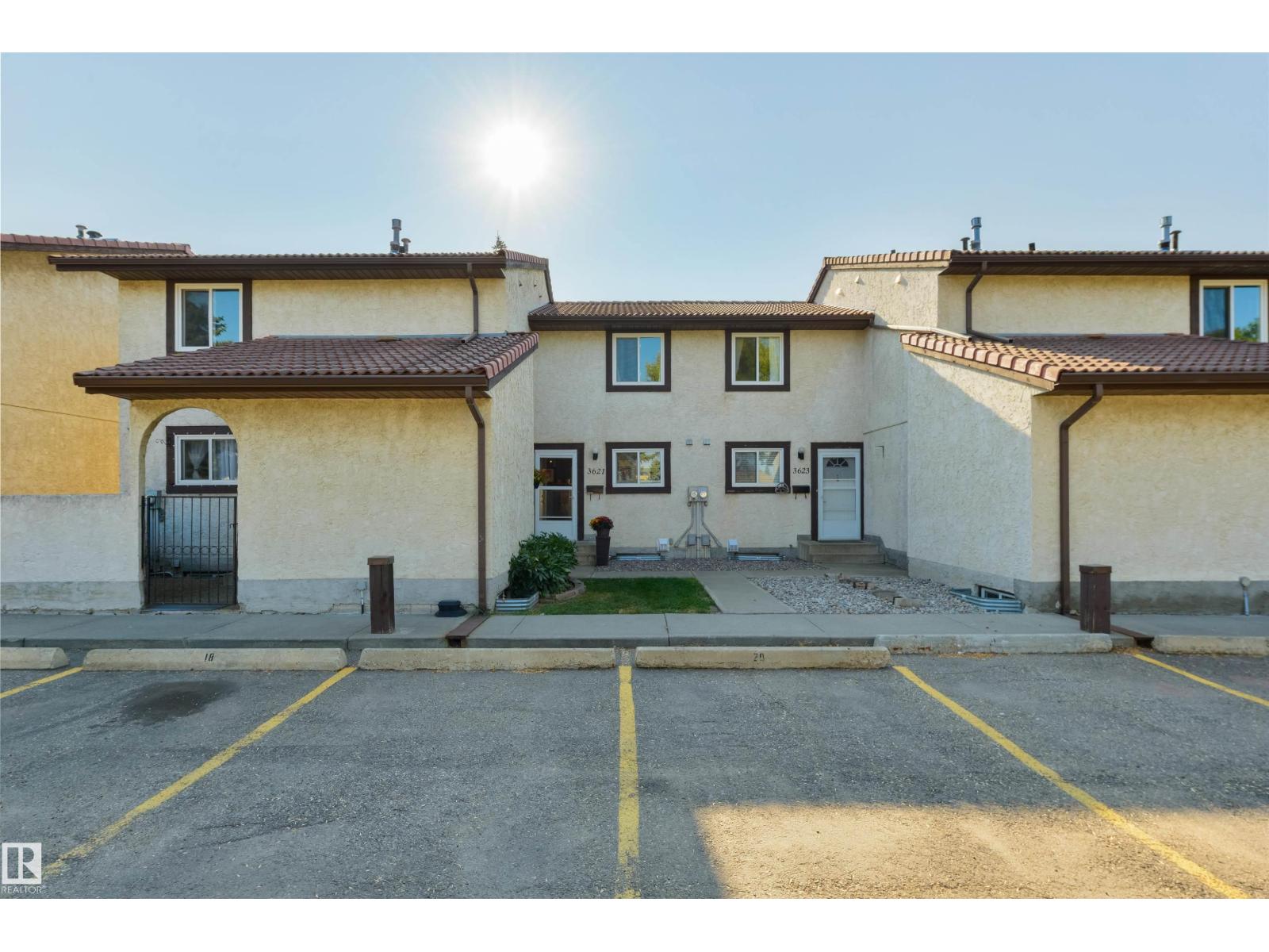 3621 30 AV NW, Edmonton, Alberta